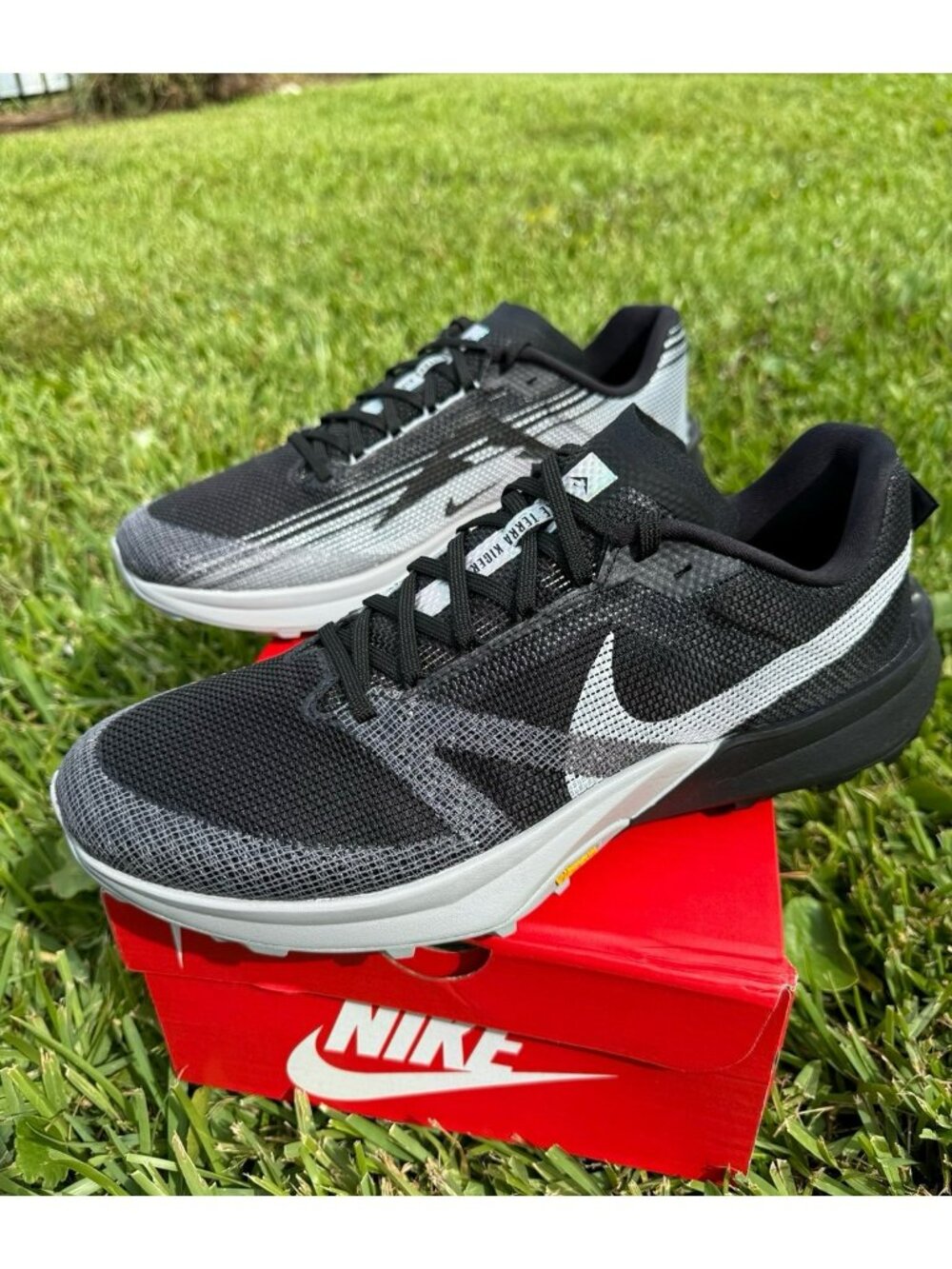 Size 13 Men’s Nike Kiger 10 trail racing Black Cool Grey FV3929-001 black grey